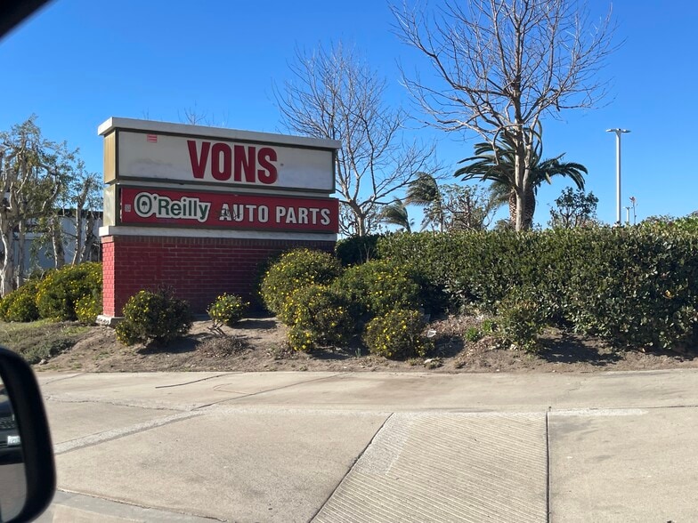 More Photos Of 400-450 S Ventura Rd, Oxnard Unknown For Lease