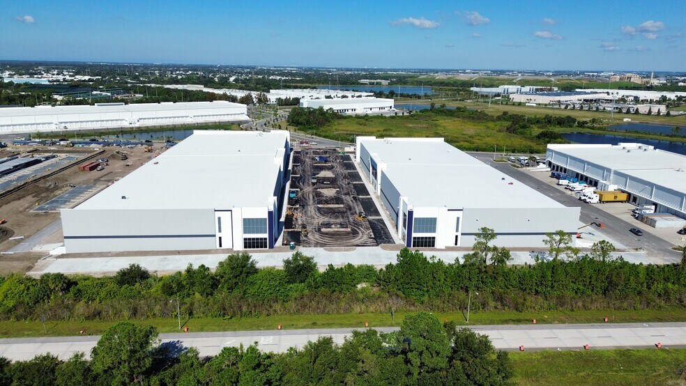 More Photos Of 2690 Gateway Centre Pky, Saint Petersburg Unknown For Lease