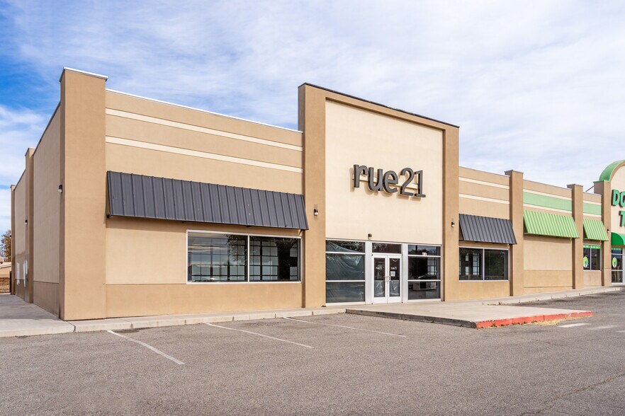More Photos Of 402 Carr Ln, Espanola Freestanding For Lease