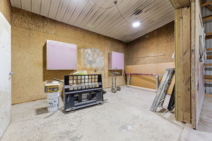 More Photos Of 9317 S Johnstown-Alexandria Rd, Johnstown Horse Stables For Sale