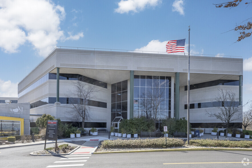 Primary Photo Of 2 Teleport Dr, Staten Island Office For Lease