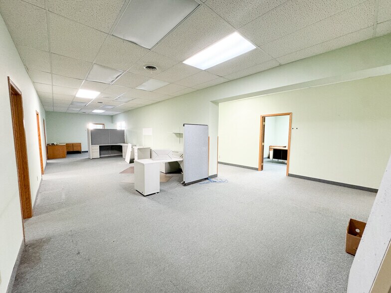 More Photos Of 110-112 E Lincoln ave, Fergus Falls Office For Lease