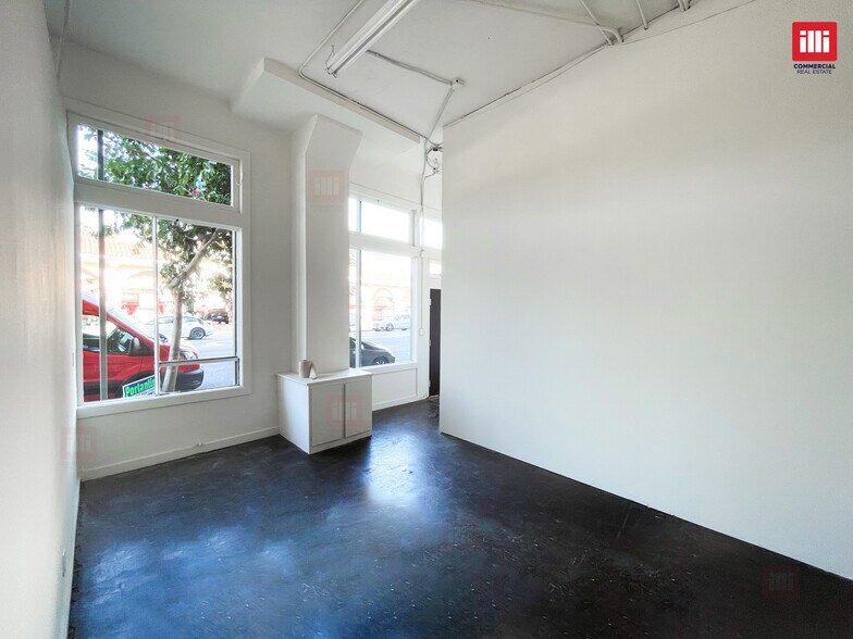 More Photos Of 6362-6372 Santa Monica Blvd, Los Angeles Self Storage For Lease