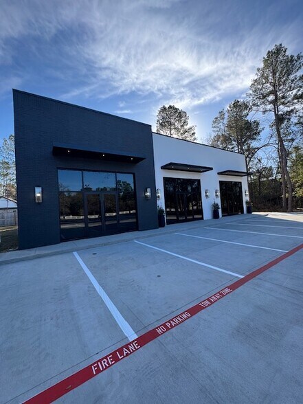 More Photos Of 1316 Sendera Ranch Dr, Magnolia General Retail For Lease