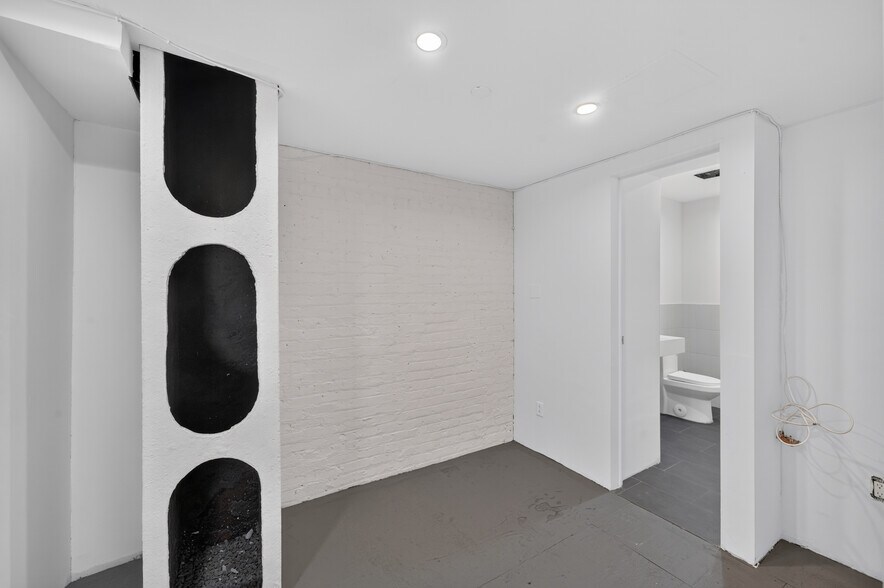 More Photos Of 356 Broadway, New York Apartments For Sale