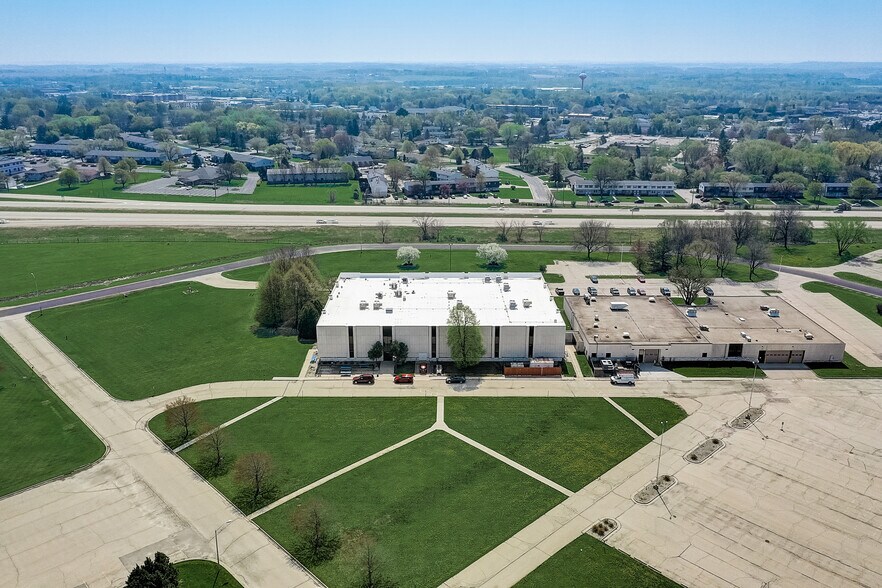 More Photos Of 100 Communications Dr, Sun Prairie Office For Sale
