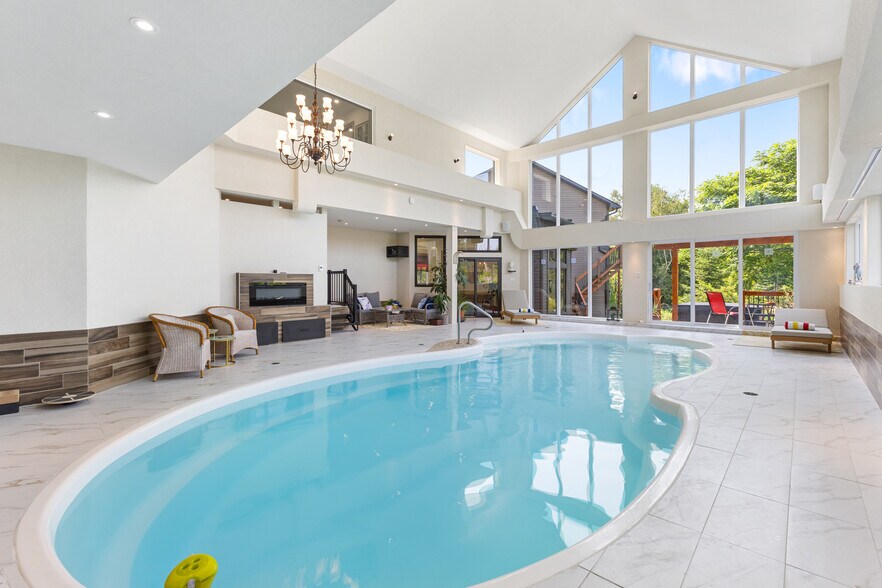 More Photos Of 57 Rue Allan, Brownsburg-chatham Apartments For Sale