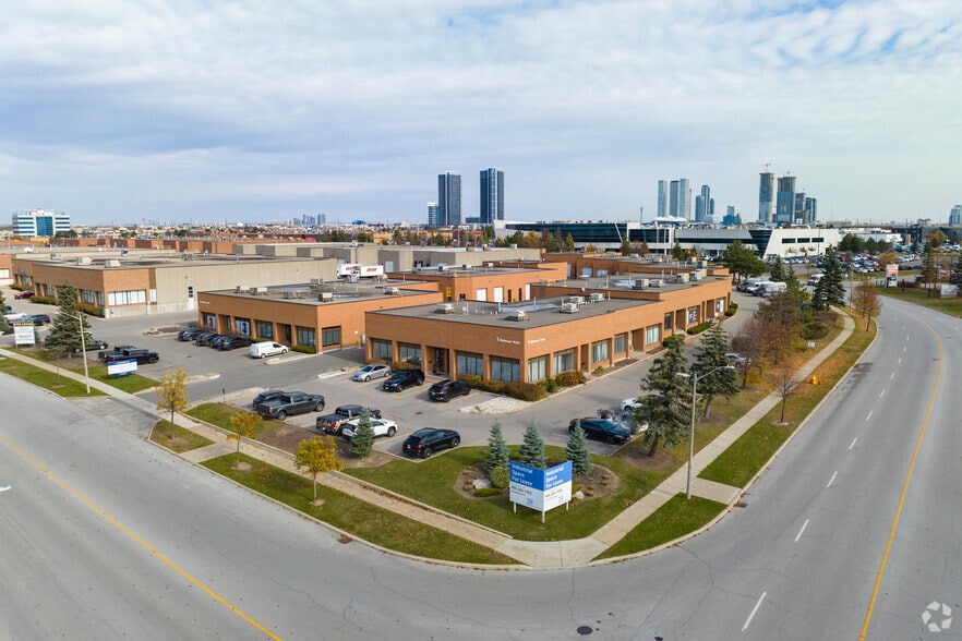 More Photos Of 1 Whitmore Rd, Vaughan Light Manufacturing For Lease