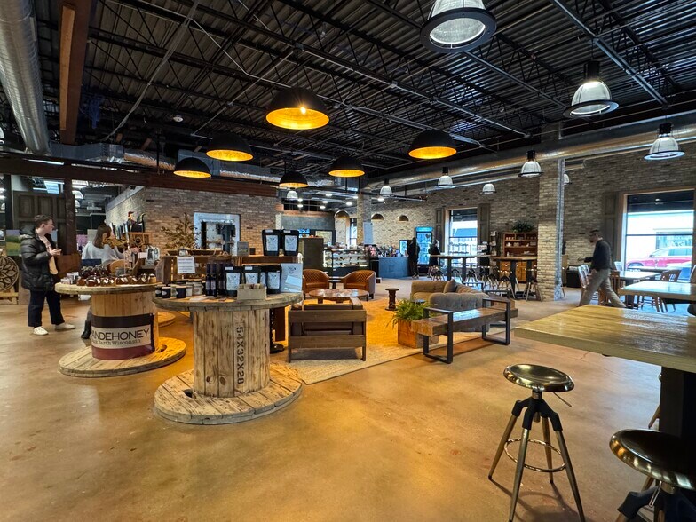 More Photos Of 100 S 1st St, Mount Horeb Office For Lease