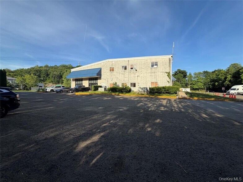 Primary Photo Of 230 Old Route 17 N, Hillburn Warehouse For Lease