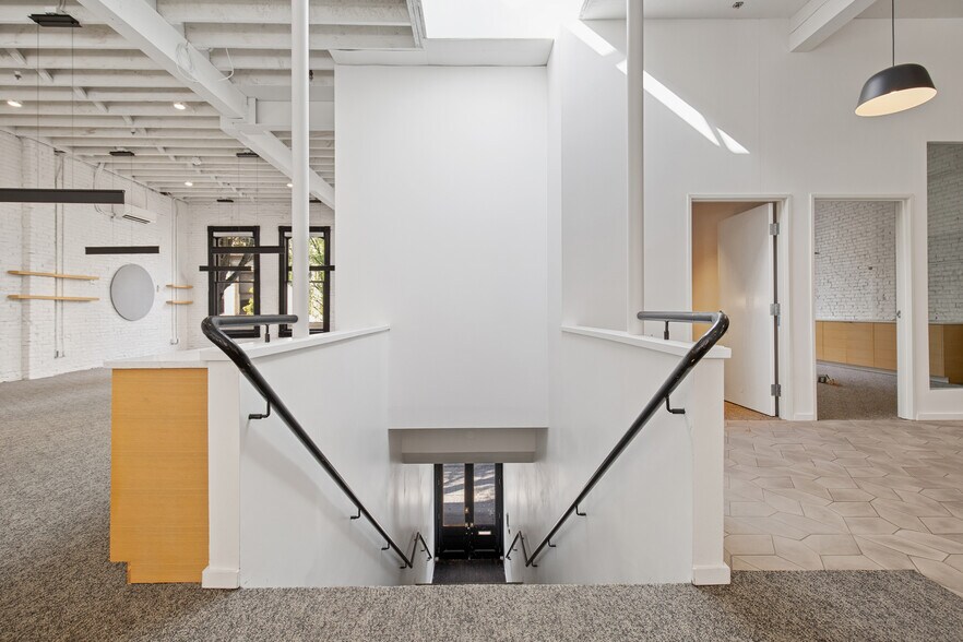 More Photos Of 220-228 SW 1st Ave, Portland General Retail For Sale