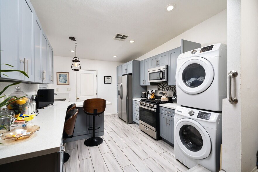 More Photos Of 5415 Pickford St, Los Angeles Apartments For Sale
