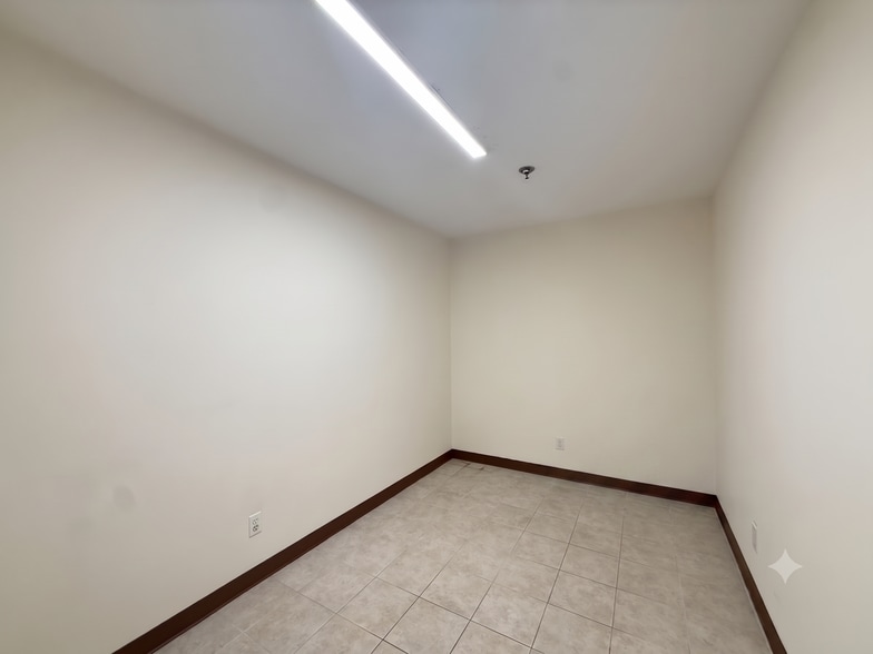 More Photos Of 4102 Bell Blvd, Bayside Office For Lease