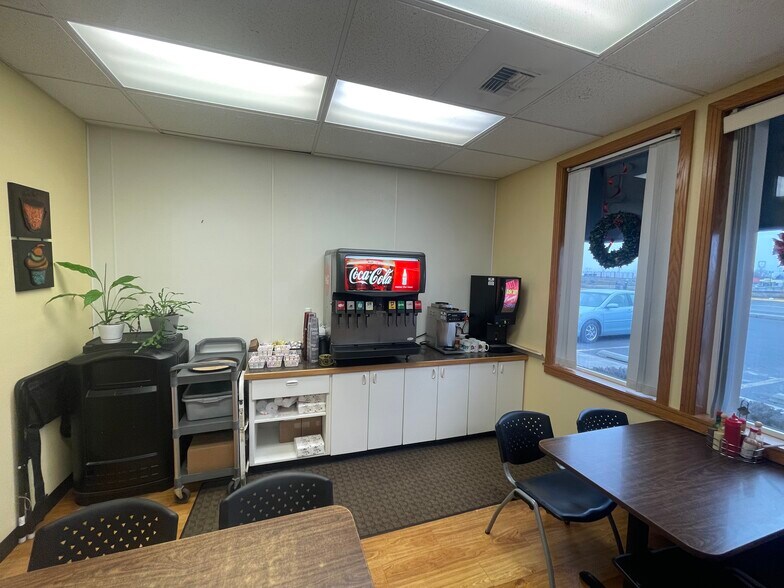 More Photos Of 101 NW Front St, Boardman Restaurant For Sale