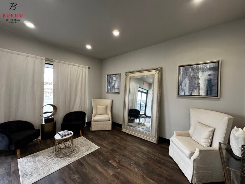 More Photos Of 12 Truss Dr, Boerne Freestanding For Lease