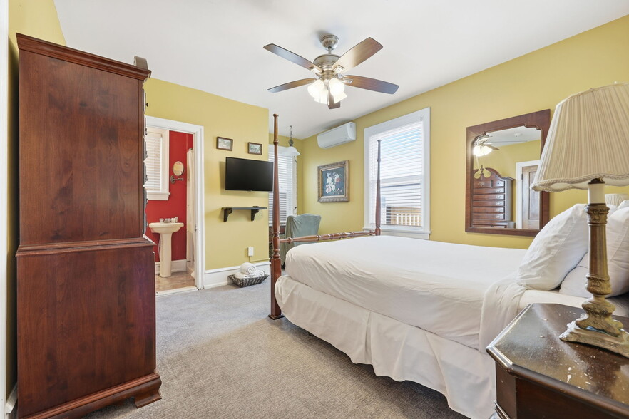 More Photos Of 105 S Little Rock, Ventnor Hospitality For Sale