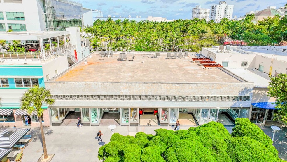 More Photos Of 433-445 Lincoln Rd, Miami, Miami Beach Storefront For Lease