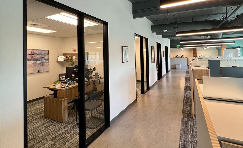 More Photos Of 2135 Butano Dr, Sacramento Office For Lease