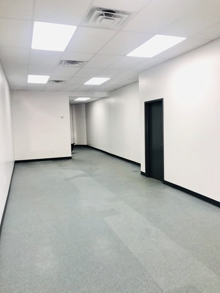 More Photos Of 302 Knickerbocker Ave, Brooklyn Storefront Retail Residential For Sale