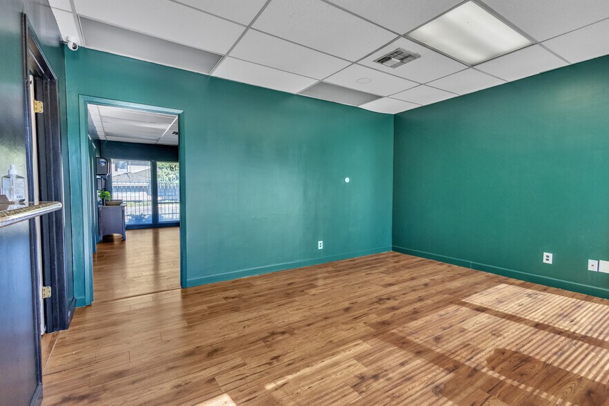 More Photos Of 2027 Grand Canal Blvd, Stockton Office For Sale
