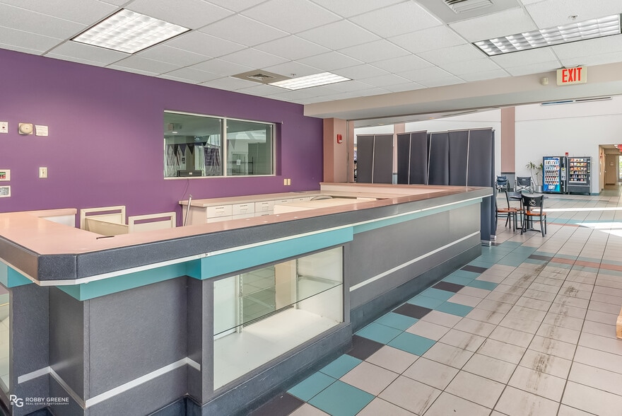 More Photos Of 9425 Healthplex Dr, Shreveport General Retail For Sale