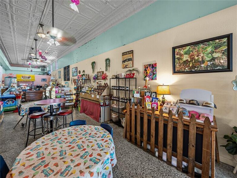 More Photos Of 135 S Central Ave, Bartow Storefront Retail Residential For Sale