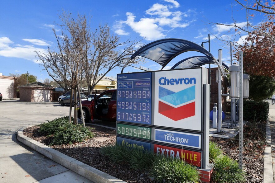 More Photos Of 70 Railroad Ave, Danville Office For Sale