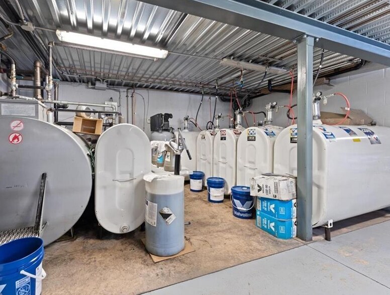 More Photos Of 158 Hwy 20 W, Fonthill Auto Repair For Sale