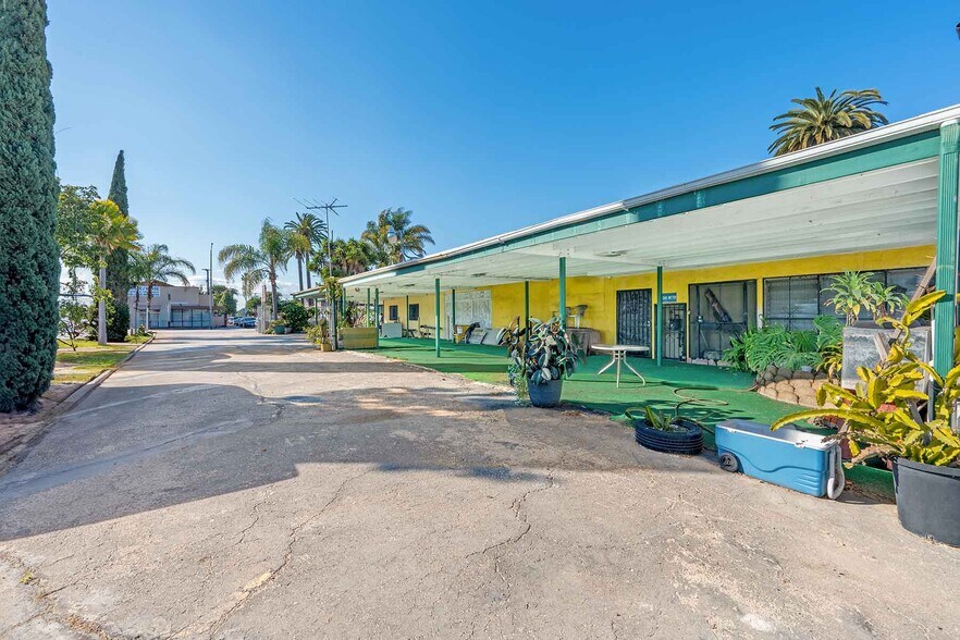 More Photos Of 1954 Atlantic Ave, Long Beach Office For Lease