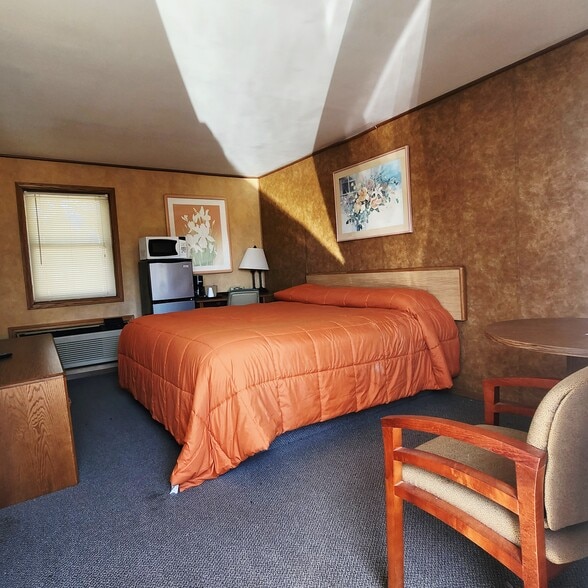 More Photos Of 1507 W Oakland Ave, Austin Hotel For Sale