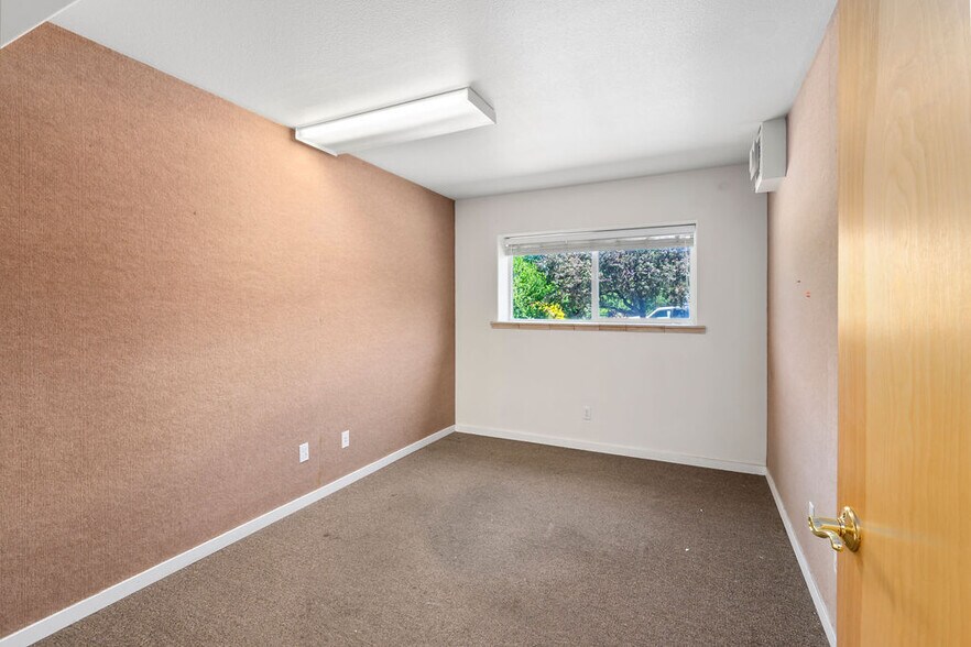 More Photos Of 562 W Crete Cir, Grand Junction Warehouse For Sale