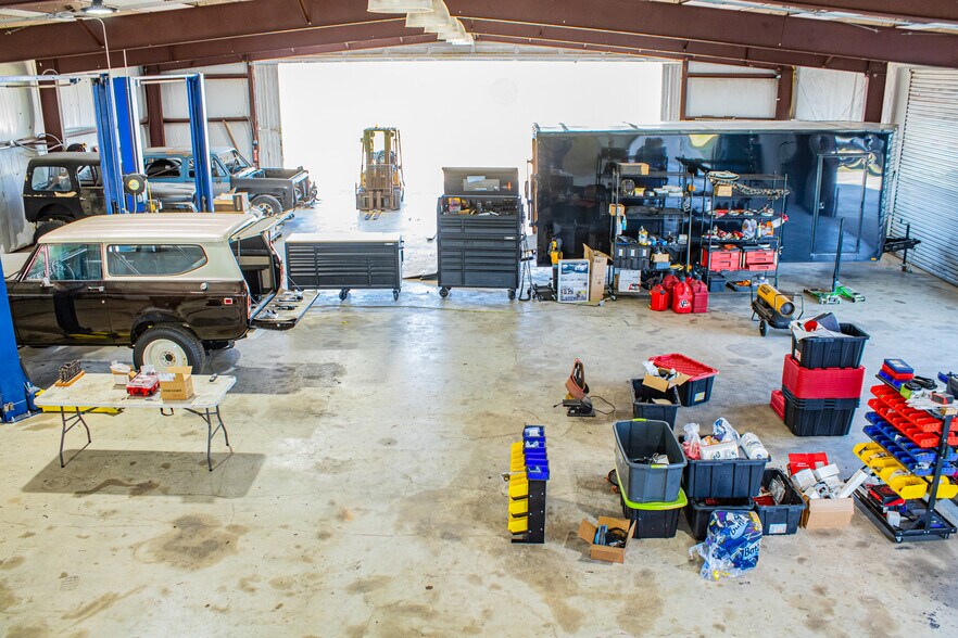 More Photos Of 33112 Rochen Rd, Waller Industrial For Sale