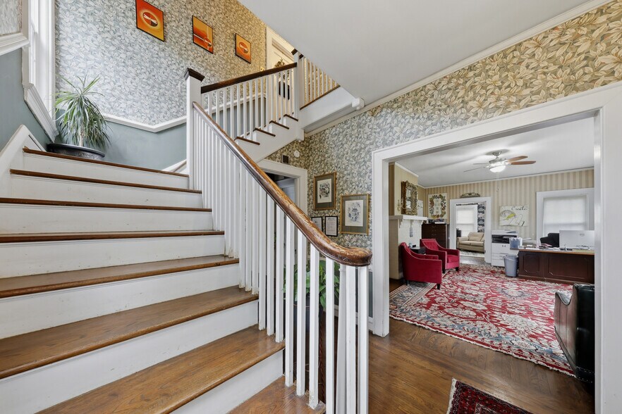 More Photos Of 18697 Forest Rd, Lynchburg Office For Sale