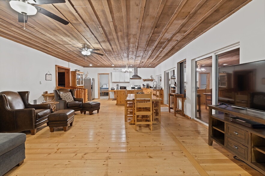 More Photos Of 88840 Highway 3 N, Saint Maries Hotel For Sale