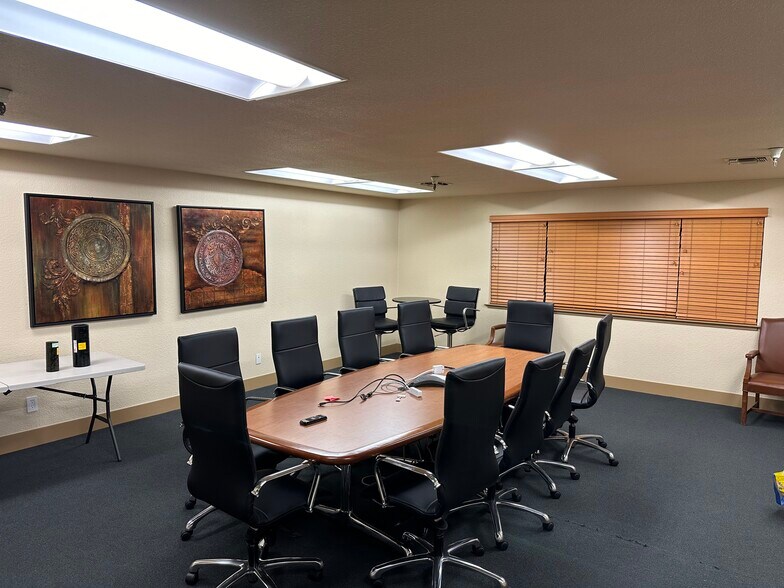 More Photos Of 8581 23rd Ave, Sacramento Warehouse For Sale