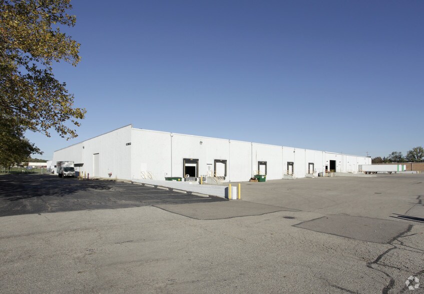 More Photos Of 2060-2078 N Integrity Dr, Columbus Warehouse For Lease
