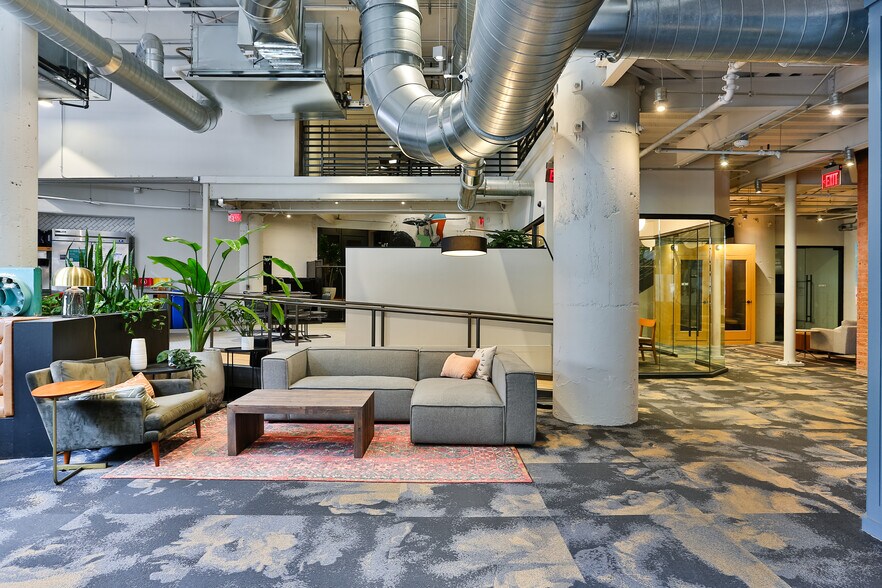More Photos Of 603 Munger Ave, Dallas Office For Lease