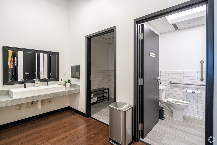 More Photos Of 15730 Emperor Ave, Apple Valley General Retail For Sale
