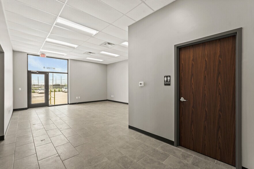 More Photos Of 8411 Villa Dr, Houston Warehouse For Lease