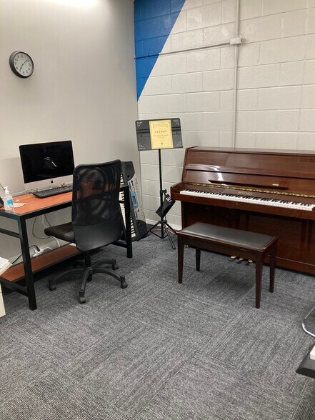 More Photos Of 336 S Walnut St, Bloomington Freestanding For Sale