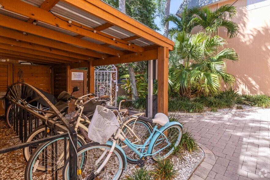 More Photos Of 1405 S Lorenzo Ave, Tampa Apartments For Sale