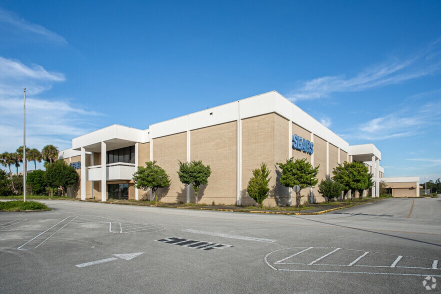 Primary Photo Of 1700 W International Speedway Blvd, Daytona Beach Department Store For Sale