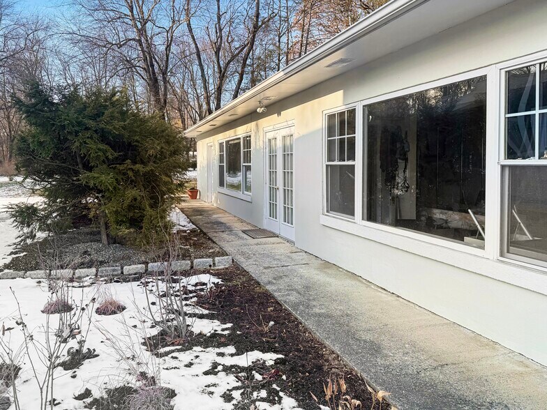 More Photos Of 1135 Route 9D, Garrison Storefront Retail Residential For Lease