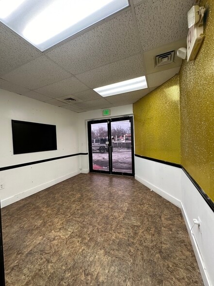 More Photos Of 4719-4731 Stamp Rd, Temple Hills Service For Sale