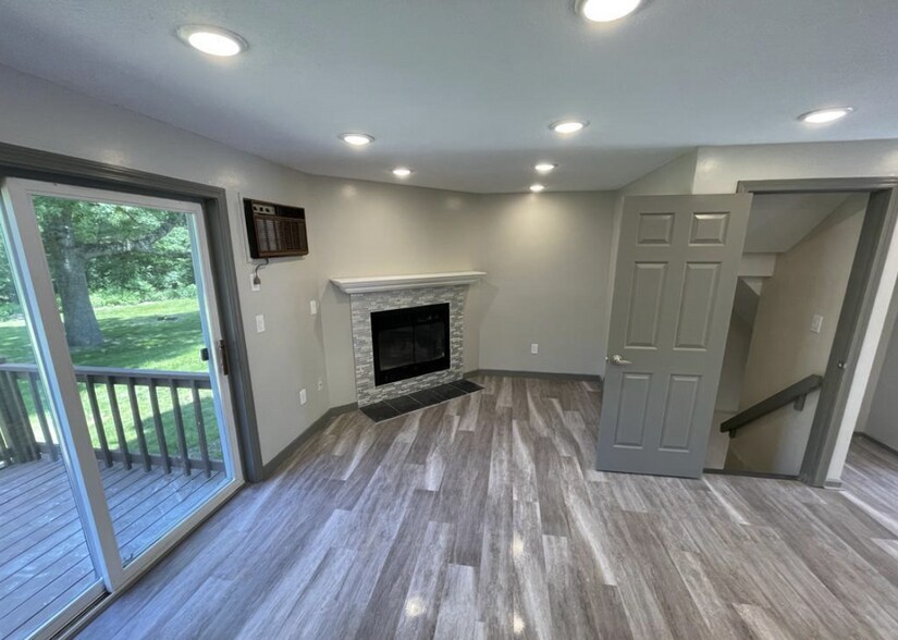 More Photos Of 23-36 Pine Crest Ridge, Woodstock Apartments For Sale