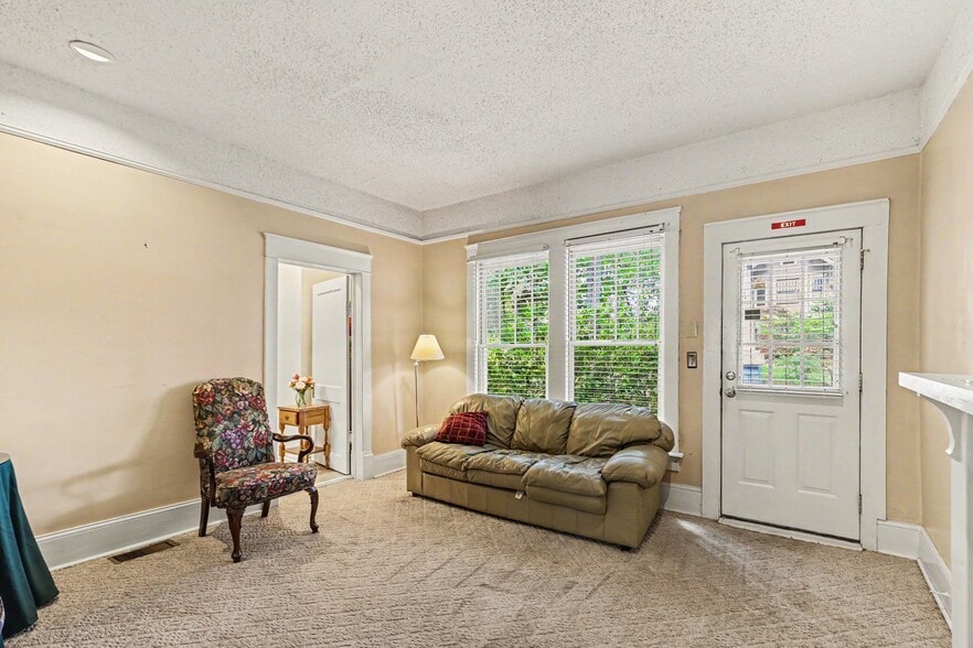 More Photos Of 8493 Campbellton St, Douglasville Office For Sale