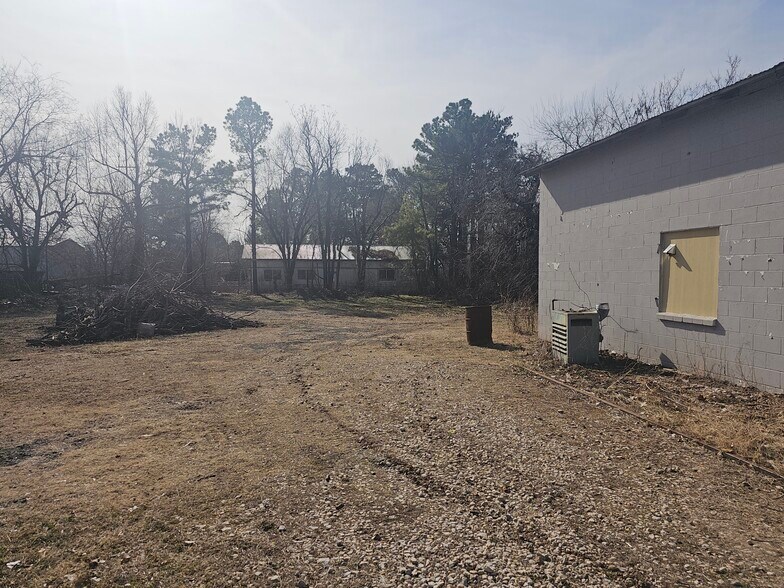 More Photos Of 10336 NE 23rd St, Oklahoma City Warehouse For Lease