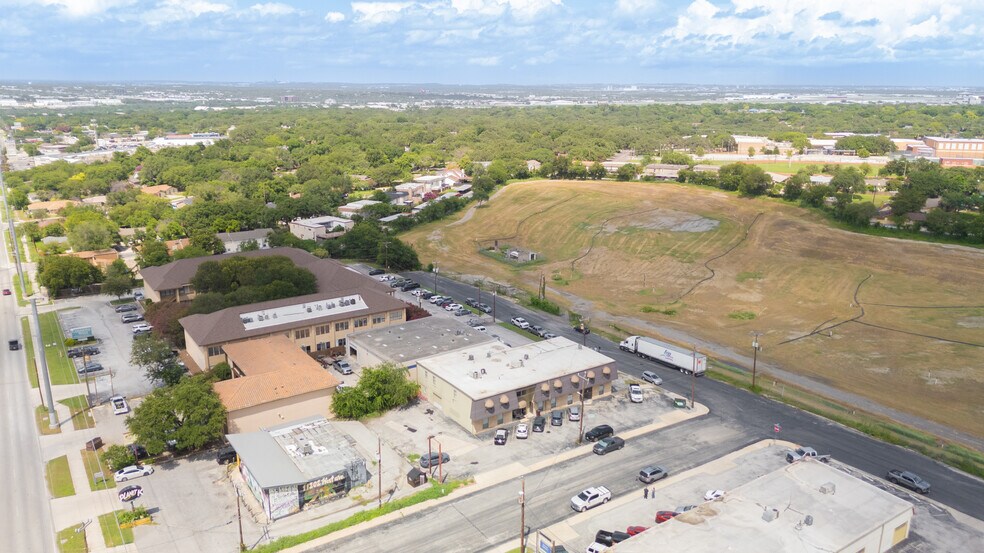 More Photos Of 1003 Beckett Dr, San Antonio Office For Sale