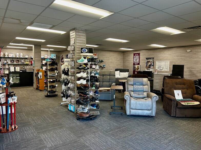 More Photos Of 1156 Jasper St, Largo General Retail For Sale