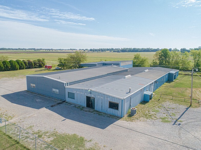 More Photos Of 700 N Main St, Lexington Warehouse For Lease